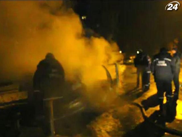 В Интернете появился список "фашистов", которым жгут авто, - пострадавший В Интернете появился список "фашистов", которым жгут авто, - пострадавший