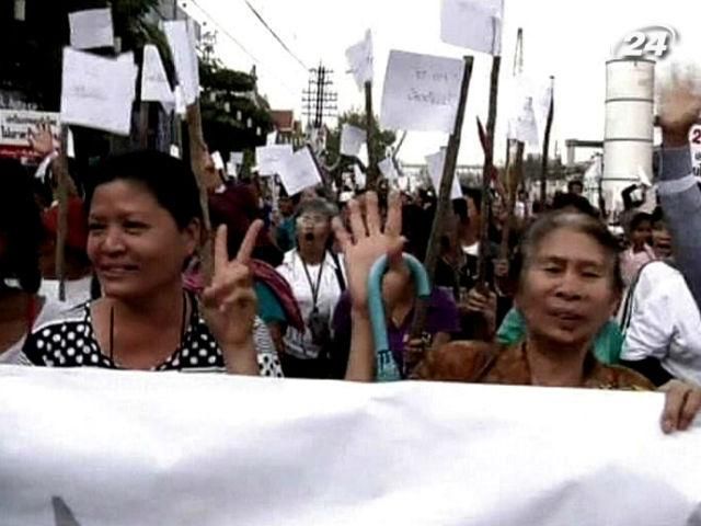 У Таїланді - дострокові вибори до парламенту У Таїланді - дострокові вибори до парламенту