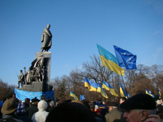 Порядка 500 человек вышли на харьковский Евромайдан