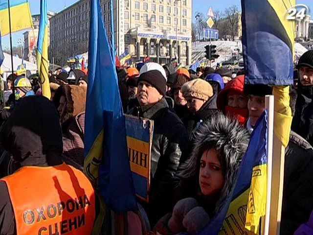 Итог дня: На вече в Киеве оппозиция призвала к новой волне протестов