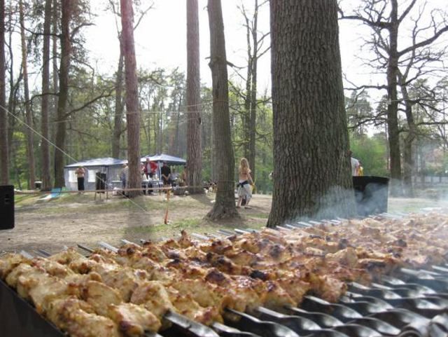 На травневі свята українці матимуть 4 вихідних, відробляти по суботах не будуть На травневі свята українці матимуть 4 вихідних, відробляти по суботах не будуть