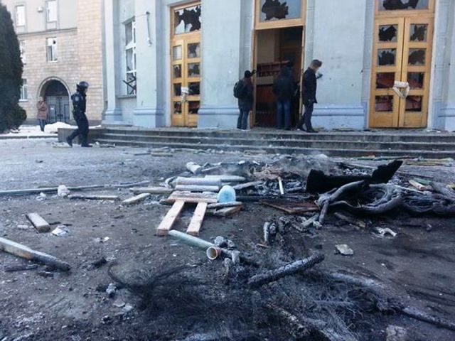 У Черкасах звільнили з-під варти 16 арештованих У Черкасах звільнили з-під варти 16 арештованих