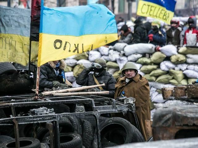 Это не представители власти разгуливают по Киеву в масках и с битами, - Партия регионов