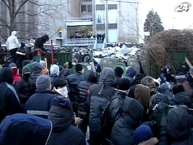 На Сході країни лякають "бандерівцями" і поширюють списки екстремістів На Сході країни лякають "бандерівцями" і поширюють списки екстремістів