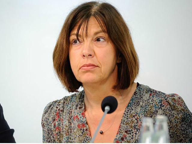 Евродепутат заявляет, что Арбузов, Клюев и Азаров имеют австрийские паспорта Евродепутат заявляет, что Арбузов, Клюев и Азаров имеют австрийские паспорта