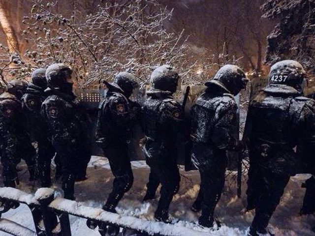 Бійці Внутрішніх військ не використовували спецзасобів, — МВС (Документ) Бійці Внутрішніх військ не використовували спецзасобів, — МВС (Документ)