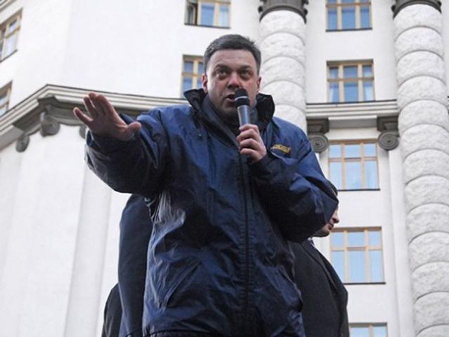 Невідомі погрожують родинам Тягнибока і його заступників, — "Свобода" Невідомі погрожують родинам Тягнибока і його заступників, — "Свобода"