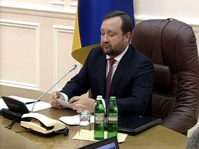 Янукович поручил Арбузову руководить правительством