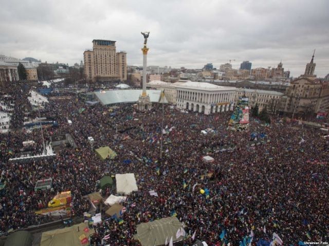 Уже більше сотні українських дипломатів офіційно підтримали Євромайдан 