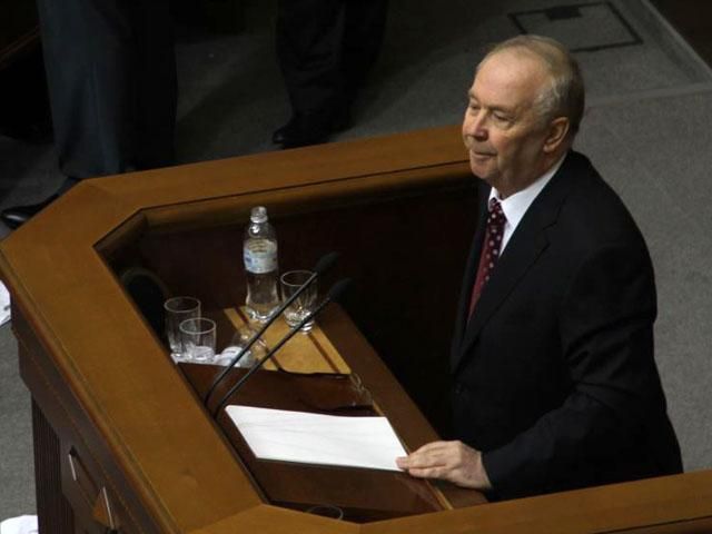 Депутати так і не проголосували за повернення до Конституції 2004 року Депутати так і не проголосували за повернення до Конституції 2004 року