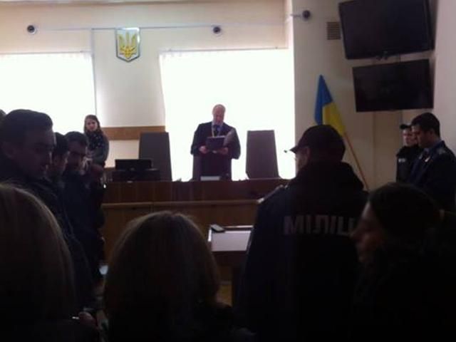 Адвоката Дзиндзі залишили під вартою ще на місяць