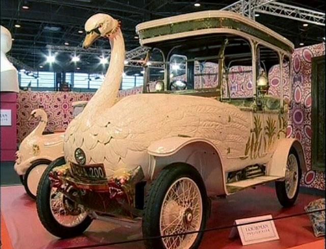 У Франції відкрилася виставка вінтажних автомобілів 