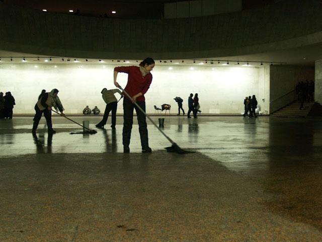 Взрывчатку подбросили еще и в Украинский дом, - активистка Взрывчатку подбросили еще и в Украинский дом, - активистка