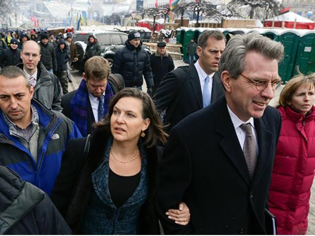 Меркель осудила Нуланд за ее "скандальной разговор" Меркель осудила Нуланд за ее "скандальной разговор"