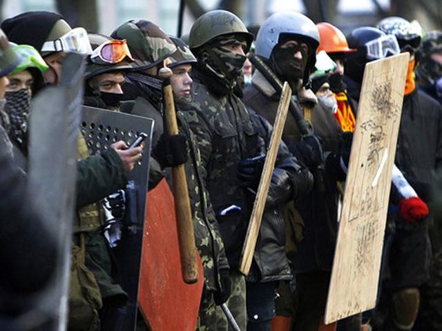 Самооборона Майдана стала рубежом на Крещатике, чтобы уберечь баррикады
