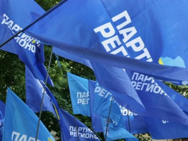 В Полтаве горел склад Партии регионов: уничтожены вещи с символикой