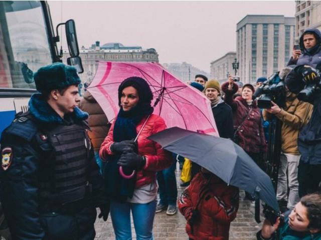 У Москві відпустили майже всіх затриманих на акції у підтримку "Дождя"