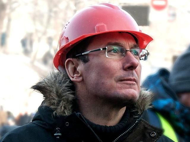 Луценко призывает записываться в отряды самообороны Луценко призывает записываться в отряды самообороны