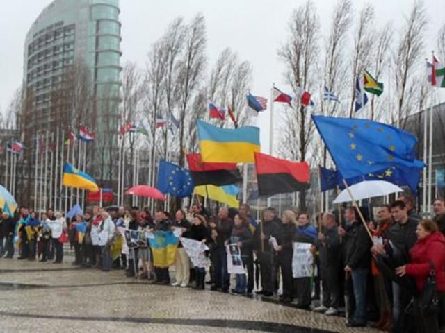 Українці Португалії закликали ЄС ввести санкції проти режиму Януковича
