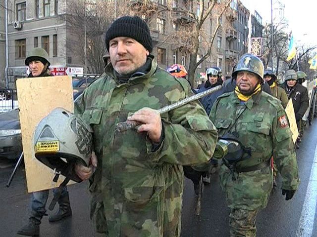 Партія регіонів вимагає від ГПУ розібратися із загонами самооборони Партія регіонів вимагає від ГПУ розібратися із загонами самооборони