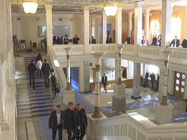 Решение о внеочередной сессии Рады пока нет, – ПР