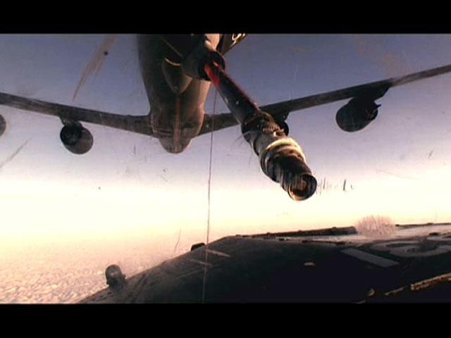 Як дозаправляють винищувачі у повітрі та переробляють старі літаки Як дозаправляють винищувачі у повітрі та переробляють старі літаки