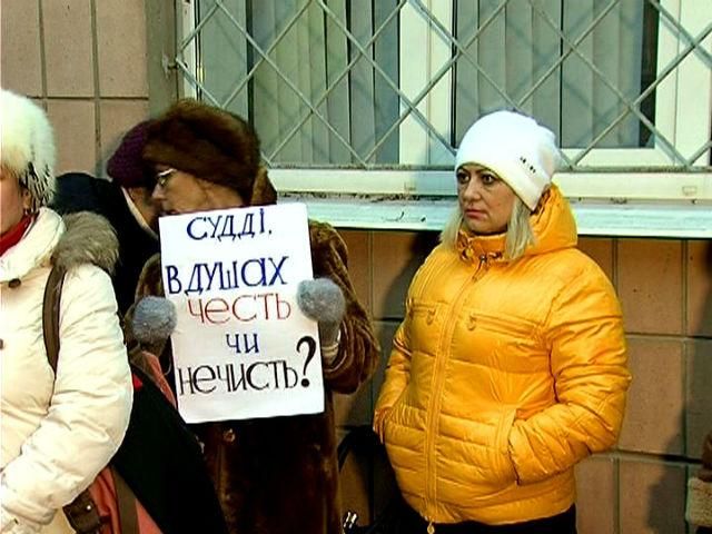 У Полтаві 2 активістів, затриманих за захоплення ОДА, відпустили під домашній арешт