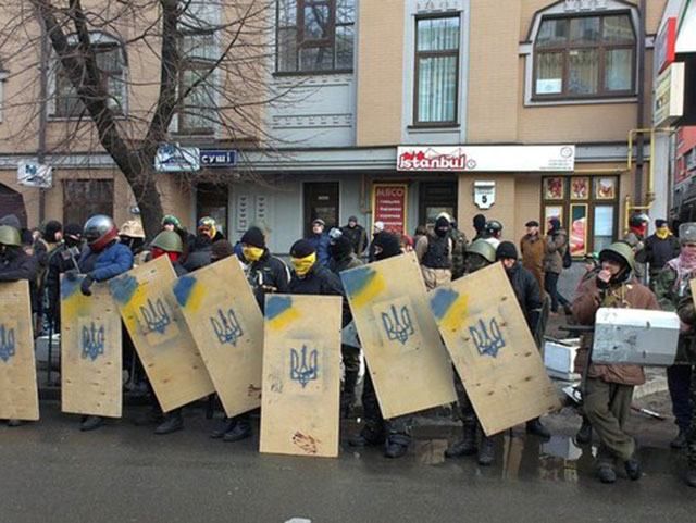Події 11 лютого: Самооборона вийшла за межі Майдану, Фюле поговорив з опозицією