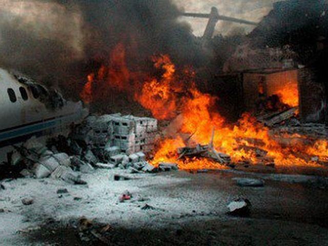 Жертв авіакатастрофи в Алжирі вшанують триденною жалобою Жертв авіакатастрофи в Алжирі вшанують триденною жалобою