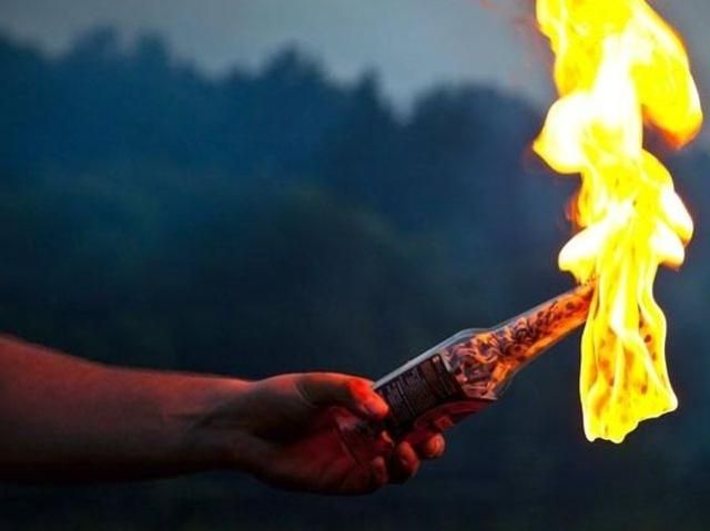 Міліція звинувачує активістів у підпалі райвідділу і нівеченні авто МВС (Відео) Міліція звинувачує активістів у підпалі райвідділу і нівеченні авто МВС (Відео)