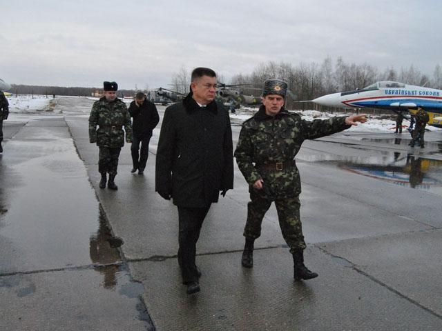 Минобороны боится, что активисты Евромайдана могут захватить склады с оружием Минобороны боится, что активисты Евромайдана могут захватить склады с оружием