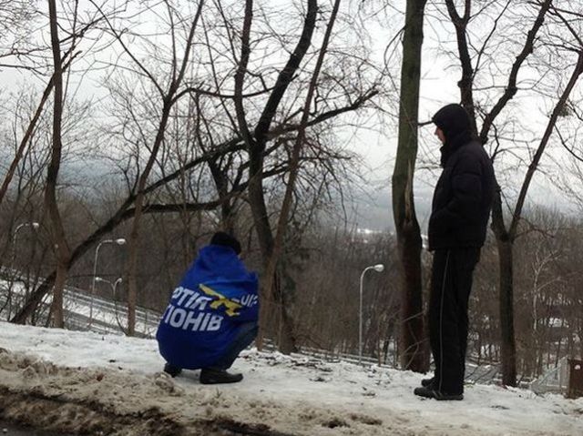 Партия регионов возместила 340 тысяч гривень за повреждение Мариинского парка Партия регионов возместила 340 тысяч гривень за повреждение Мариинского парка