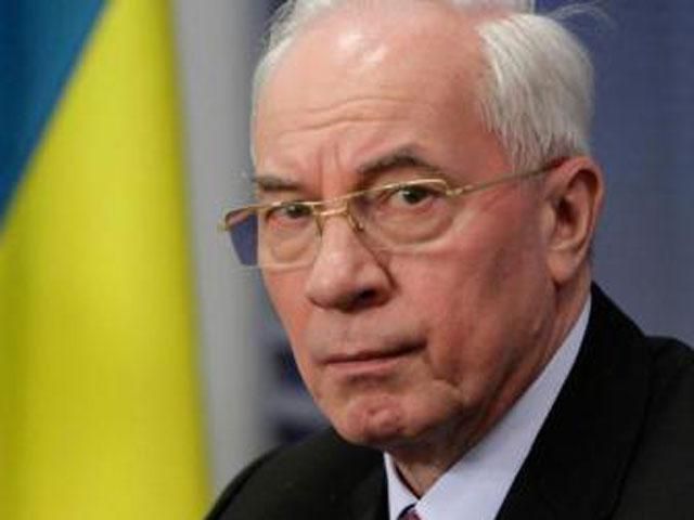 Азаров возмутился, что Европа поздно предлагает Украине деньги