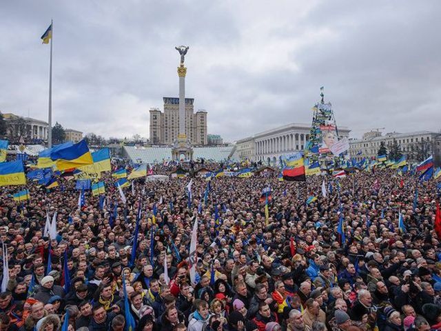 Рішення про звільнення адмінбудівель прийме Майдан, — ВО "Свобода"
