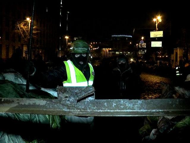 Шины на улице Грушевского зажгли, потому что не хватало дров, - активисты Шины на улице Грушевского зажгли, потому что не хватало дров, - активисты