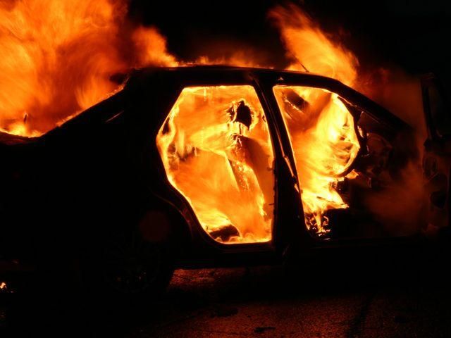 В Запорожье взорвали машину с активистом Автомайдана, - СМИ