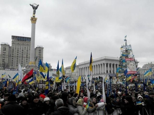 На киевском Майдане стартовало Народное вече