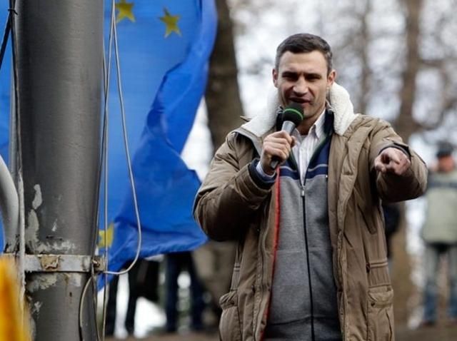 Кличко говорит, что отказался от права на жительство в Германии Кличко говорит, что отказался от права на жительство в Германии