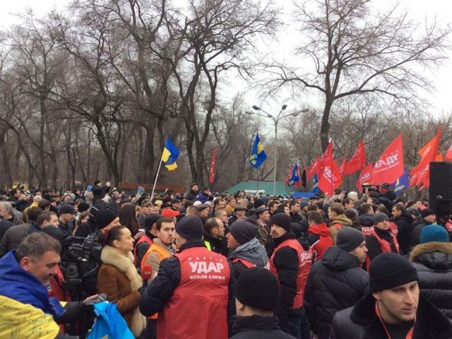 Кличка в Дніпропетровську намагалися облити зеленкою і закидати яйцями 