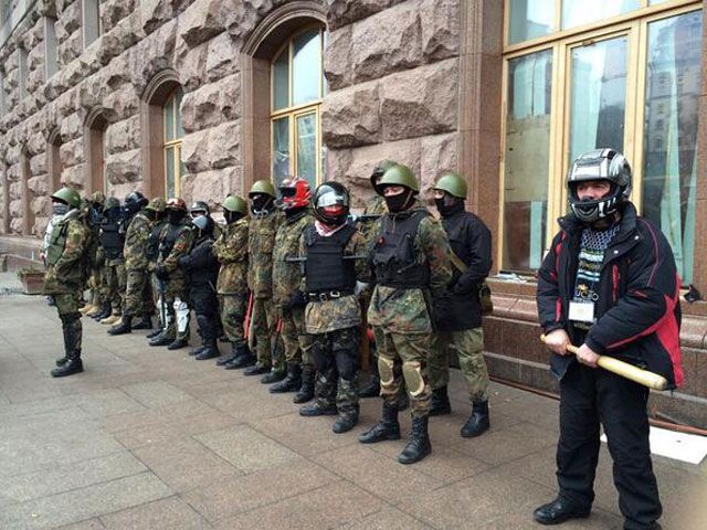 Активісти погрожують знову захопити КМДА Активісти погрожують знову захопити КМДА