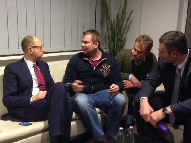 Яценюк и Кличко встретились с Булатовым Яценюк и Кличко встретились с Булатовым