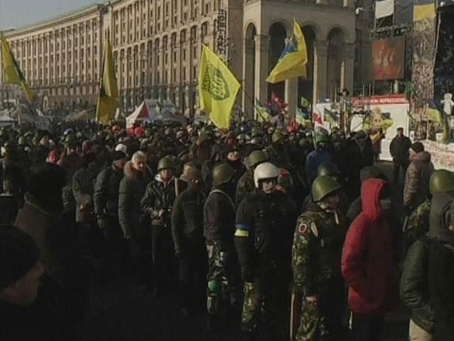 Активісти йдуть в "мирний наступ" до Ради