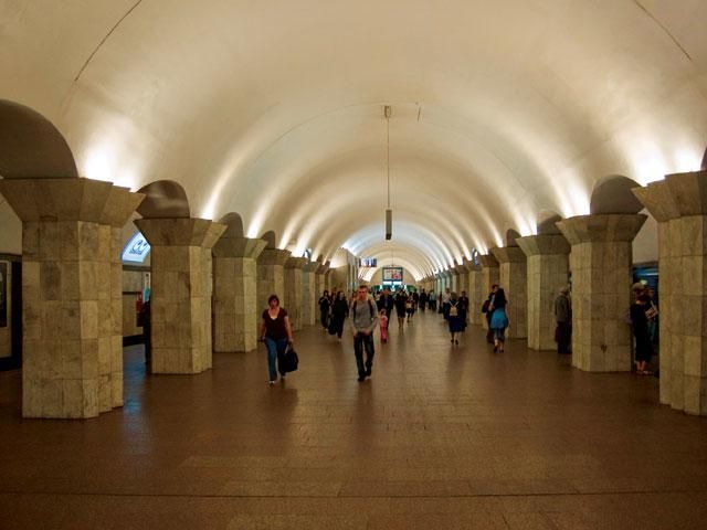 В Киеве закрыты 4 центральные станции метро В Киеве закрыты 4 центральные станции метро