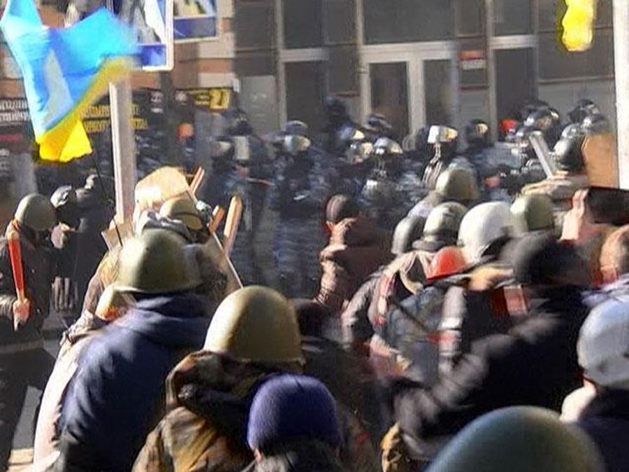 Жертвами сутичок в урядовому кварталі стали щонайменше 5 людей