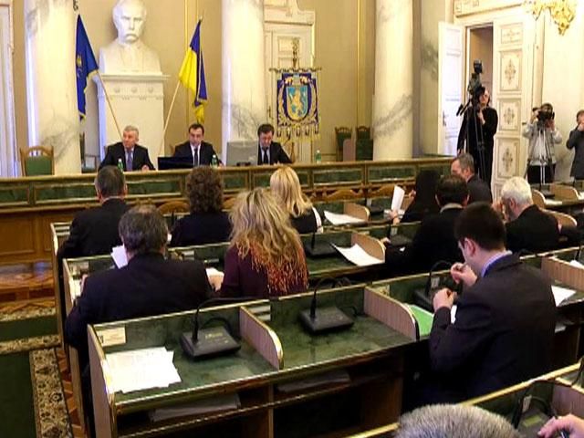 Депутаты Львовского облсовета провалили недоверие губернатору Депутаты Львовского облсовета провалили недоверие губернатору