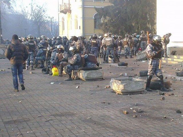 Під час сутичок у центрі Києва загинули 9 людей, — міліція