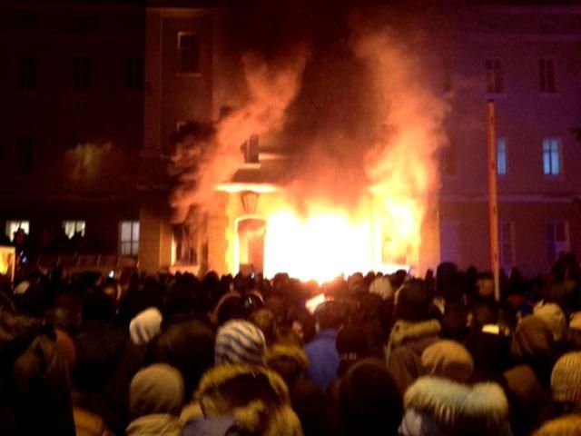 На Західній Україні знову захоплено три ОДА, взялися й за управління міліції