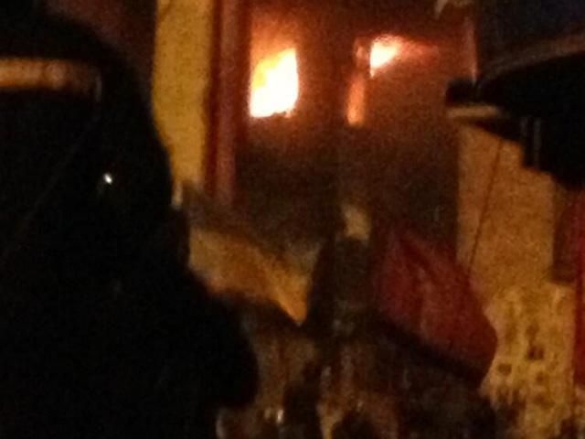 Горить Будинок профспілок (Фото) Горить Будинок профспілок (Фото)