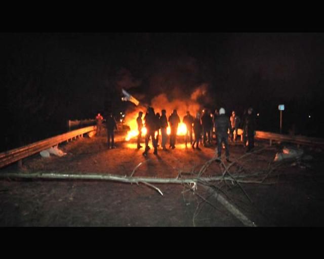 На Львівщині заблокували україно-польський пункт пропуску На Львівщині заблокували україно-польський пункт пропуску