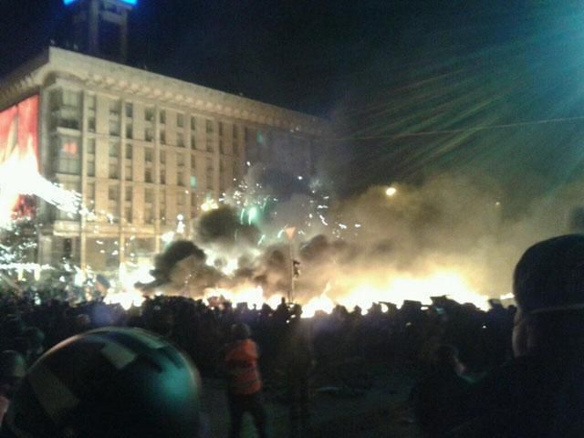 Силовики проверяют дворы жилых домов вокруг Майдана Силовики проверяют дворы жилых домов вокруг Майдана